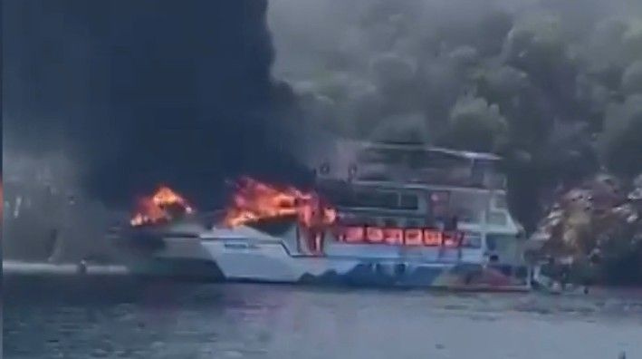 Τουρκία: Φωτιά σε τουριστικό σκάφος – Οι 115 επιβάτες πήδηξαν στη θάλασσα