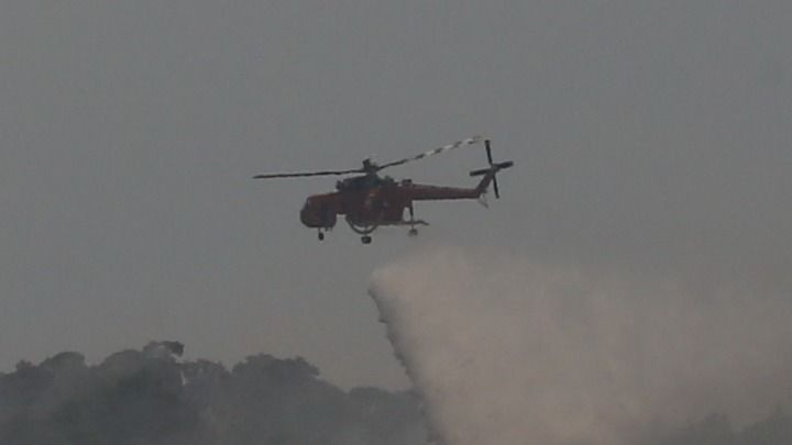 Επίσκεψη εκπροσώπου της ηγεσίας του Πυροσβεστικού Σώματος στο πλήρωμα του ελικοπτέρου που νοσηλεύεται στο 251 ΓΝ Αεροπορίας