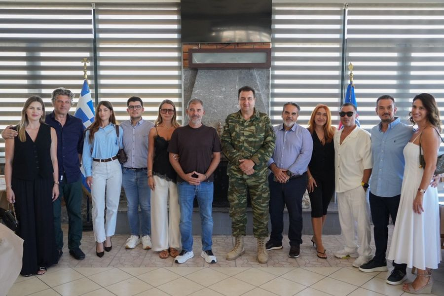 Ο Αντώνης Καράτζης τιμήθηκε για την προσφορά του στις Ένοπλες Δυνάμεις