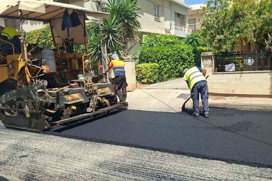Ασφαλτοστρώσεις στην οδό Εμμανουήλ Τσικαλάκη στον Κατσαμπά