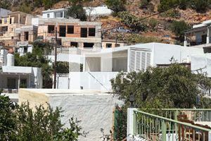 Γιώργος Μαζωνάκης: «Ήταν απλός άνθρωπος – Ήθελε την ησυχία του» – Τι λένε οι Σητειακοί γείτονες του