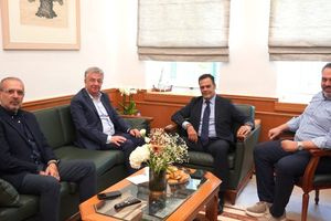 Συνάντηση Περιφερειάρχη Κρήτης με τον Πρόεδρο της Ελληνικής Οδοντιατρικής Ομοσπονδίας Θανάση Δεβλιώτη