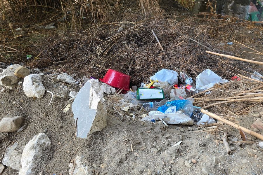 “Τέλος η παράνομη κατασκήνωση – Τώρα ποιος θα μαζέψει το χάος;” (φωτό)