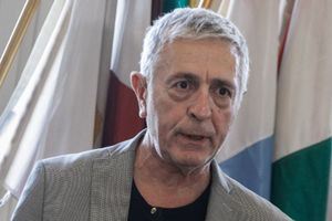 Μήνυση του Στέλιου Κούλογλου κατά των υπευθύνων της εταιρείας του λογισμικού Pegasus για παγίδευση της τηλεφωνικής συσκευής του ενόσω ήταν ευρωβουλευτής