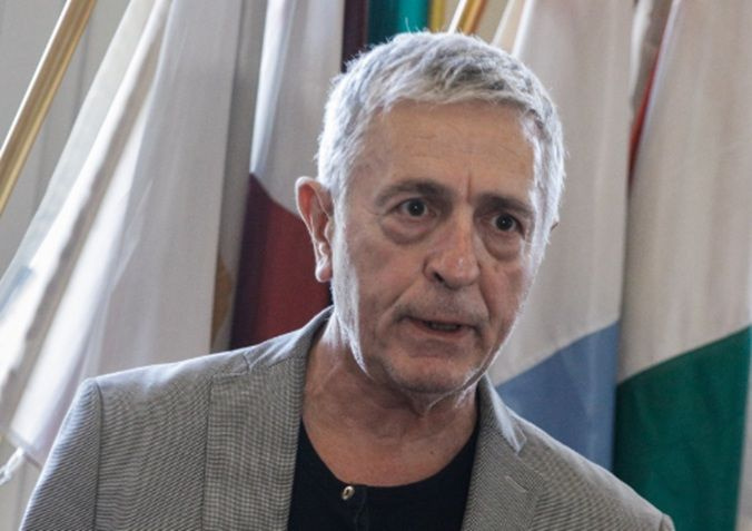 Μήνυση του Στέλιου Κούλογλου κατά των υπευθύνων της εταιρείας του λογισμικού Pegasus για παγίδευση της τηλεφωνικής συσκευής του ενόσω ήταν ευρωβουλευτής