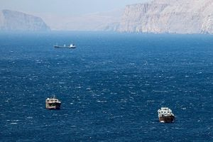 Το Ιράν αναμένει σήμερα την απάντηση των ΗΠΑ στην πρότασή του για το άνοιγμα του Στενού του Ορμούζ