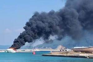 Πυρκαγιά σε θαλαμηγό στη Λευκάδα – Σώοι οι τρεις επιβαίνοντες