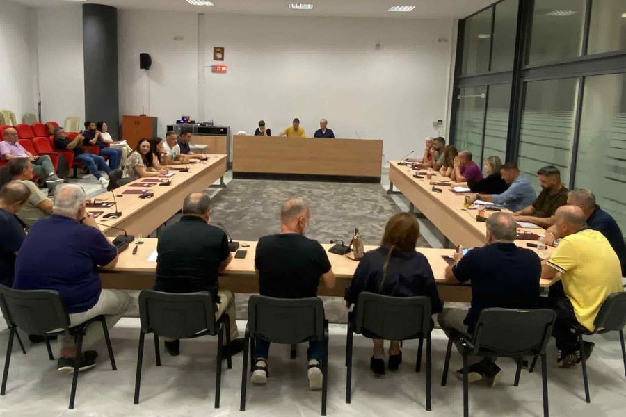 Πρωτοφανές στα αυτοδιοικητικά: Κύμα ανεξαρτητοποιήσεων από συμπολίτευση και αντιπολίτευση σε Δήμο της Κρήτης – Χάνει την πλειοψηφία ο Δήμαρχος αλλά και η μείζων αντιπολίτευση