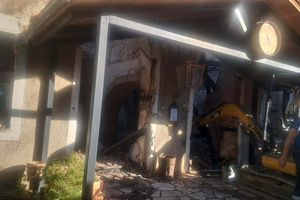 Πάτρα: Κάηκε ολοσχερώς η ιστορική οινοποιία «Achaia Clauss»