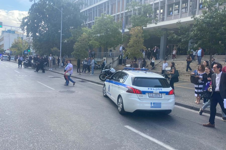 Θεσσαλονίκη: Απειλητικό τηλεφώνημα για βόμβα στο Δικαστικό Μέγαρο – Εκκενώνεται το κτίριο