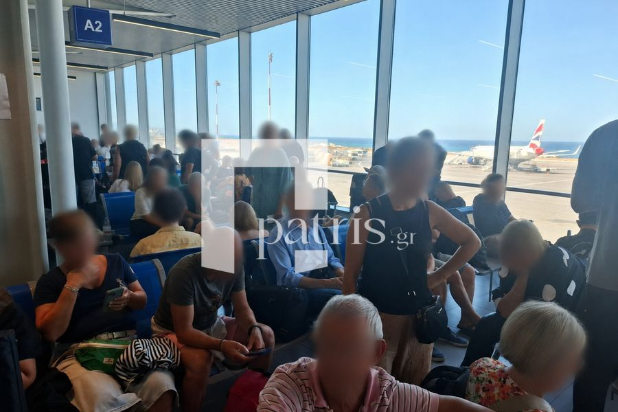Απίστευτες εικόνες από το αεροδρόμιο Ηρακλείου- Στοιβαγμένοι σα σαρδέλες λίγο πριν την αναχώρηση (pics)