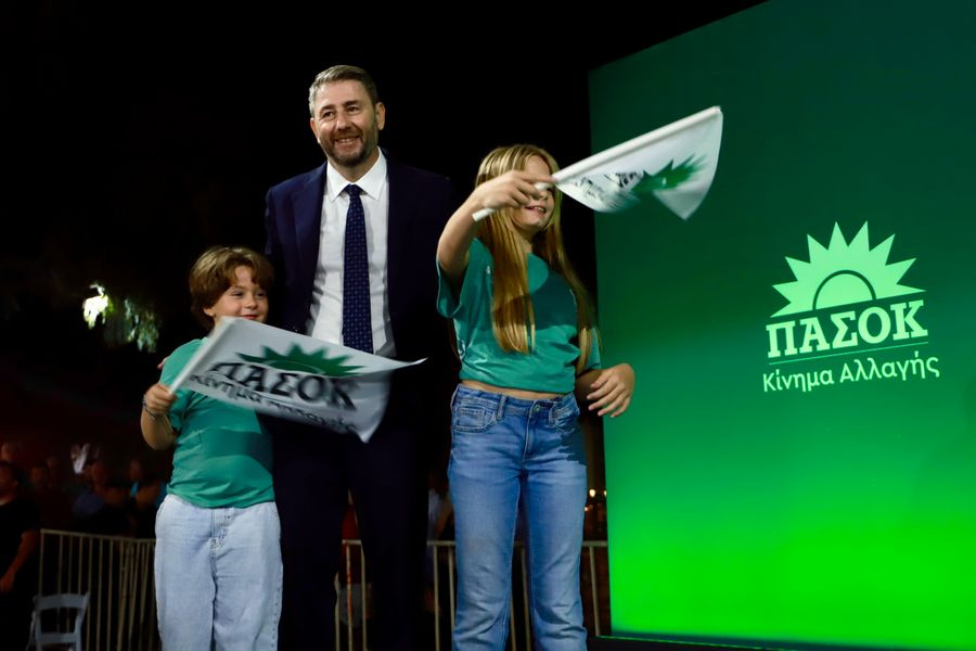 52 χρόνια ΠΑΣΟΚ – Ανδρουλάκης από το Ηράκλειο: «Η χώρα πρέπει να αλλάξει πορεία – Να τελειώσουμε με το κλειστό σύστημα εξουσίας της ΝΔ» (φωτογραφίες + βίντεο)