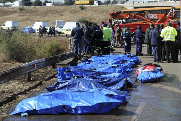 Νότια Αφρική: Τουλάχιστον 21 νεκροί και τρεις τραυματίες σε καραμπόλα τριών οχημάτων