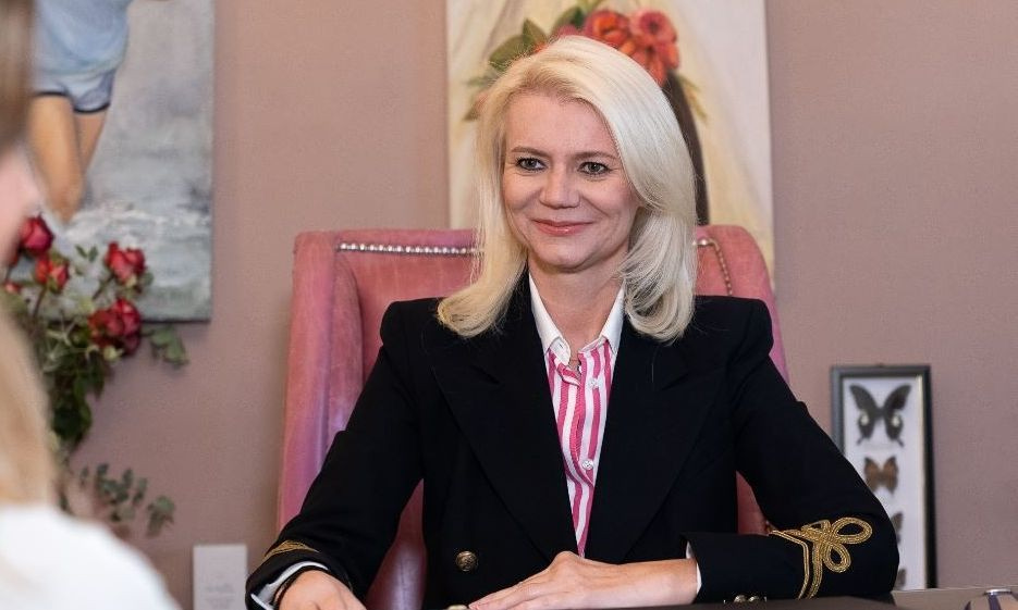 Ιωάννα Γάκα: Η γυναικολόγος – «ολιστική ιατρός» που έκανε την πλασμαφαίρεση στον Γιώργο Μαζωνάκη