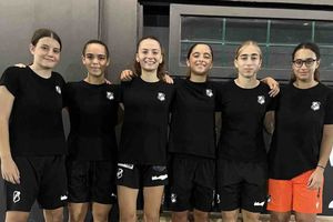 Τόπο στα νιάτα στην ομάδα ποδοσφαίρου γυναικών του ΟΦΗ