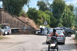 Σύγκρουση αγροτικού με επιβατικό! Στο νοσοκομείο μεταφέρθηκε μία γυναίκα