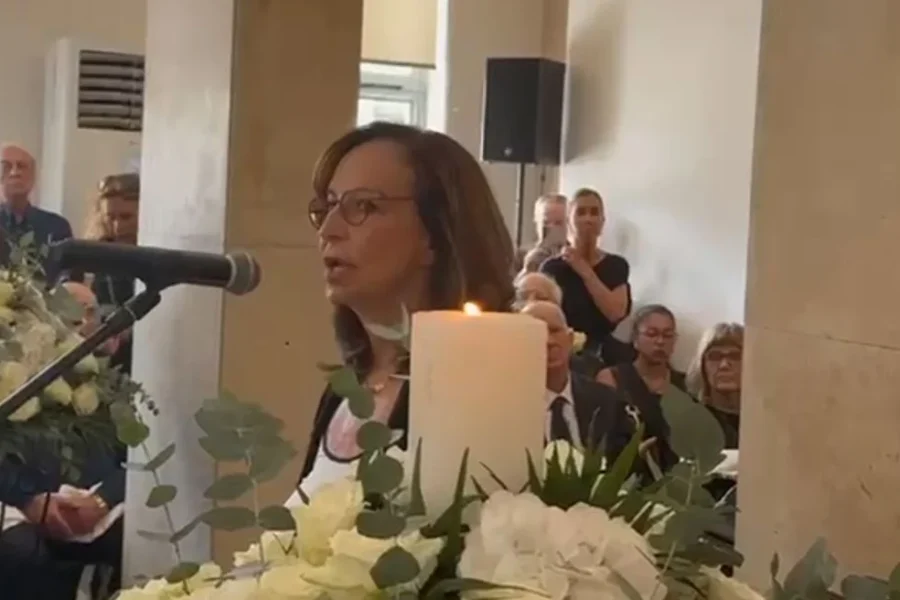 «Αποχαιρετούμε τη Μαργαρίτα της μεγάλης αλλαγής για τις γυναίκες της Ελλάδας»: Ο επικήδειος της Άννας Διαμαντοπούλου για τη Μαργαρίτα Παπανδρέου