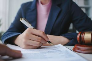 Κληρονομιά: Τι αλλάζει με τον νέο νόμο – Χρέη, διαθήκες και νόμιμη μοίρα