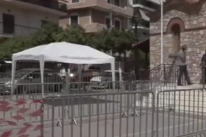 Γιώργος Μαζωνάκης: Όλα έτοιμα για την λαϊκή αγρυπνία στις 19:30 – Κιγκλιδώματα, σκηνές και ασθενοφόρο σε ετοιμότητα