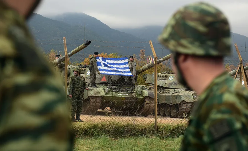 Πήρατε sms για επιστράτευση; Χιλιάδες πολίτες αναστατώθηκαν σε όλη την Ελλάδα – Τι σημαίνει το μήνυμα
