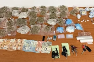 Συνελήφθη 33χρονος για διακίνηση ναρκωτικών – Τα έκρυβε στον λεβιέ ταχυτήτων