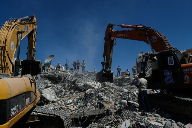 Γάζα: Τουλάχιστον 21 νεκροί, μεταξύ των οποίων 12 παιδιά, από την κατάρρευση πολυκατοικίας
