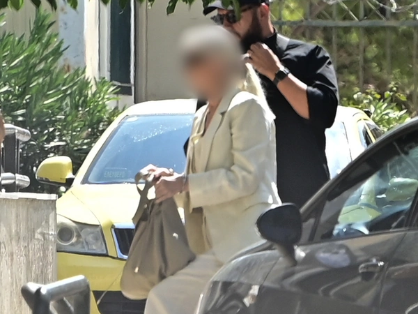 «Σκότωσες το καλύτερο παιδί»: Οργή στον Κορυδαλλό για την 56χρονη γιατρό – Το πρώτο 24ωρο στο κελί της