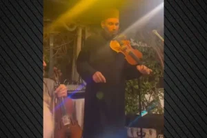 Γιώργος Μαζωνάκης: Ο πρώτος βιολιστής του, ο παπά Στρατής, τον αποχαιρέτησε παίζοντας το «Μου λείπεις»