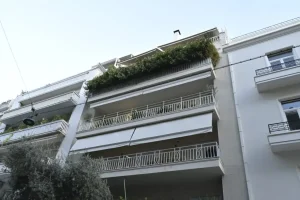 Θάνατος Γιώργου Μαζωνάκη: Οι γιατροί του Κολωνακίου δεν άνοιξαν στους ελεγκτές – «Να μπαίναμε από το μπαλκόνι;», λέει ο Πατούλης