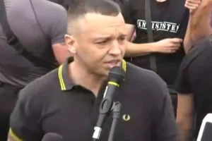 Αποφυλακίστηκε ο Ηλίας Κασιδιάρης: Ανακοίνωσε την ίδρυση κόμματος –  Οπαδοί του φώναζαν «Ηλία θυμίσου, είμαστε μαζί σου»