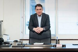 ΠΑΣΟΚ: «Ο κ. Μητσοτάκης είτε ζει σε μια γυάλα ως άλλος Λουδοβίκος, είτε κυνικά επιχειρεί να παραπλανήσει τον λαό»