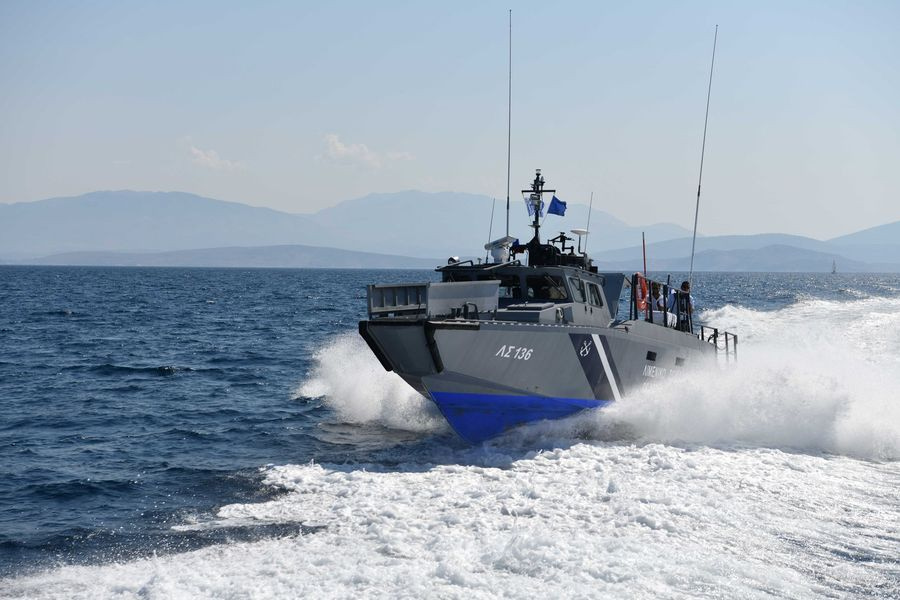Θεσσαλονίκη: Τουριστικό πλοίο ημιβυθίστηκε στην Καλαμαριά