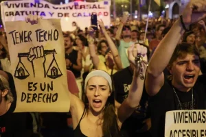 Ισπανία: Συνεχίζονται οι διαδηλώσεις για την 87χρονη ΑμεΑ που της έκαναν έξωση μετά από αύξηση 275% στο ενοίκιο