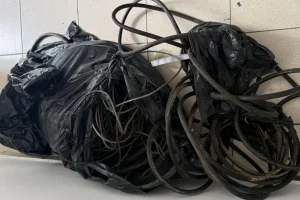 Συνελήφθη 42χρονος στη Νίκαια που έκλεψε 80 κιλά καλώδια χαλκού