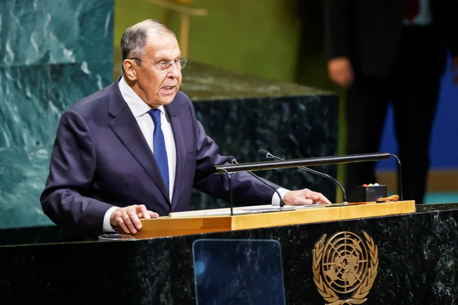 Ρωσική επίθεση από το βήμα του ΟΗΕ: Η Ευρώπη κάνει ό,τι μπορεί για ν’ αποτρέψει τα ειρηνευτικά σχέδια για την Ουκρανία, λέει ο Λαβρόφ