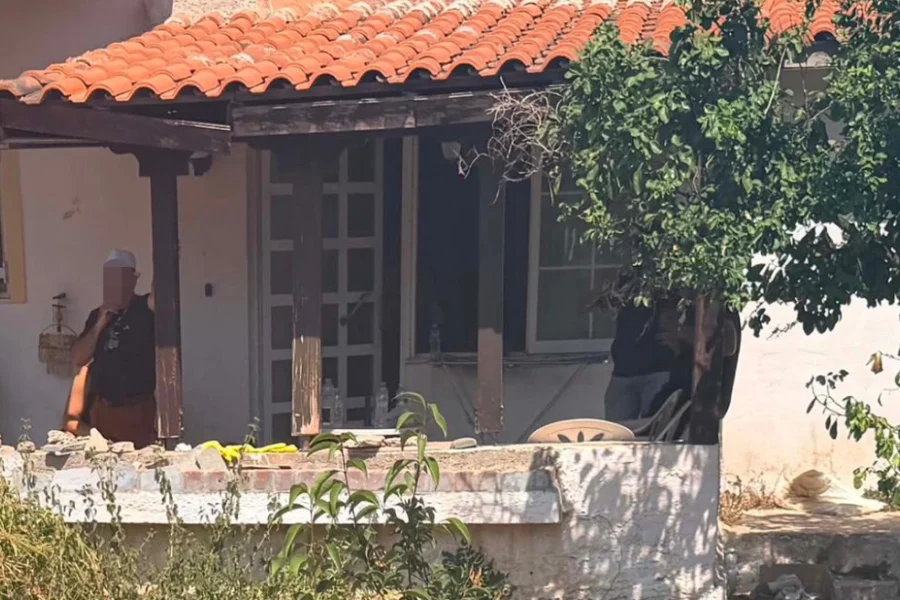 Γυναίκα στον Μαραθώνα είχε θαμμένη τη μητέρα της στην αυλή του σπιτιού για να παίρνει τη σύνταξη