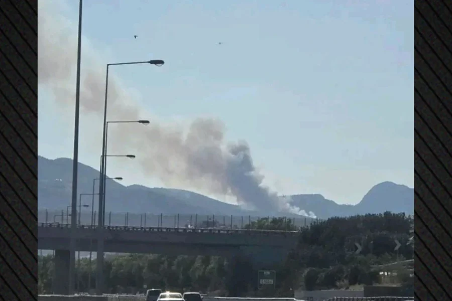 Οριοθετήθηκε η φωτιά σε δασική έκταση στο Κανδήλι Μεγάρων,