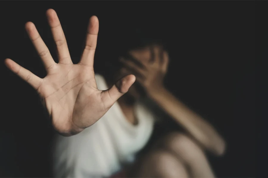 Στη φυλακή ο 33χρονος πρωταγωνιστής ερωτικών ταινιών που κατηγορείται ότι εξέδιδε ανήλικες