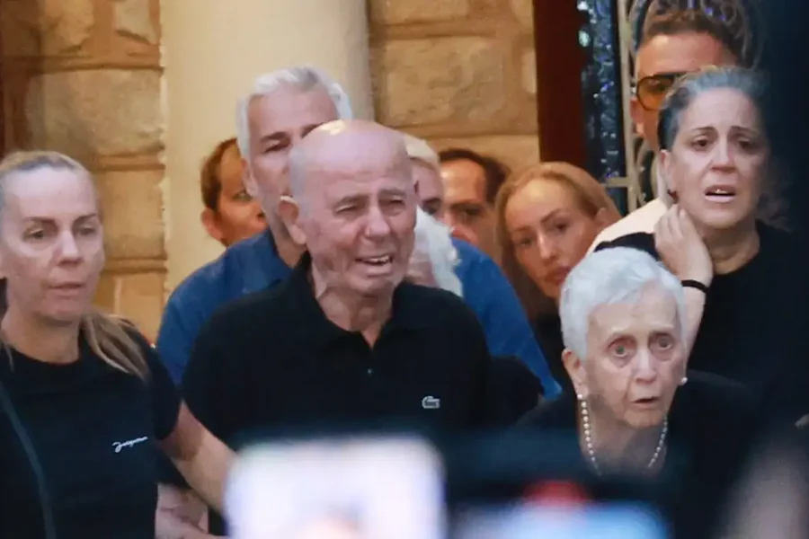 Συγκλονίζει ο πατέρας του Γιώργου Μαζωνάκη – «Το παιδί μου δεν έρχεται πίσω, τώρα είναι αργά»