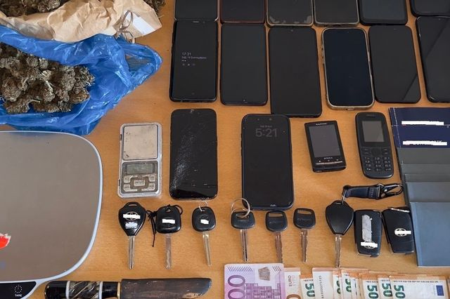 Αστυνομική επιχείρηση στον Μυλοπόταμο: Δέκα συλλήψεις και έρευνα για επιδοτήσεις