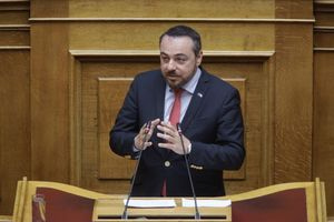 Φραγκίσκος Παρασύρης: «Ή στηρίζετε τους αμπελουργούς ή σβήνει ο Κρητικός αμπελώνας»