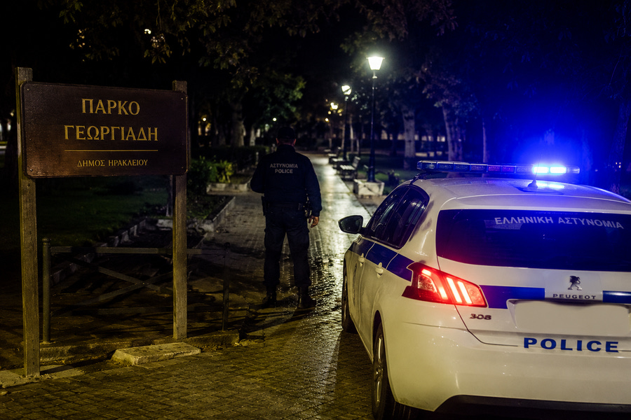 Συνελήφθη αλλοδαπός στο πάρκο Γεωργιάδη – Κατελήφθη να αυνανίζεται σε κοινή θέα