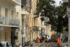 Εντοπίστηκε και δεύτερη σορός γυναίκας στα συντρίμμια του κτηρίου που κατέρρευσε στην Πλάκα