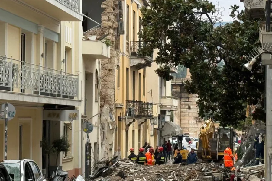 Εντοπίστηκε και δεύτερη σορός γυναίκας στα συντρίμμια του κτηρίου που κατέρρευσε στην Πλάκα