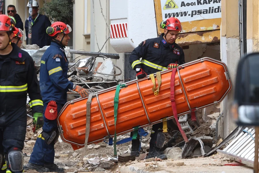 Τραγωδία στην Πλάκα: Εντοπίστηκε και τρίτη σορός στο κτίριο που κατέρρευσε από την έκρηξη – Βρέθηκε το ζευγάρι των ηλικιωμένων