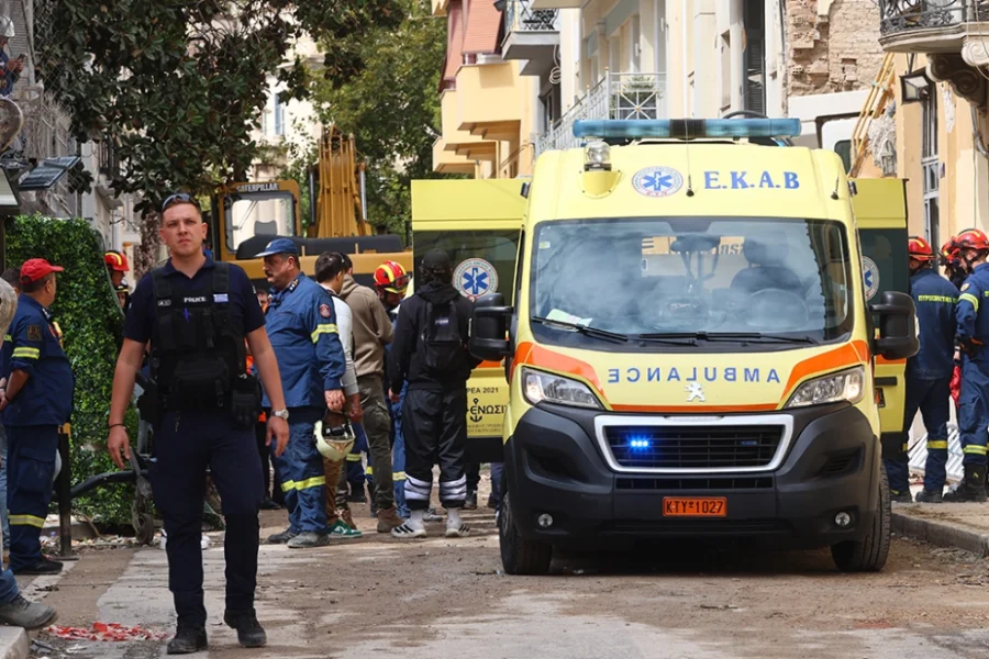 Τραγωδία στην Πλάκα: Εντοπίστηκαν οι δύο τελευταίοι σοροί – Συνολικά έξι οι νεκροί