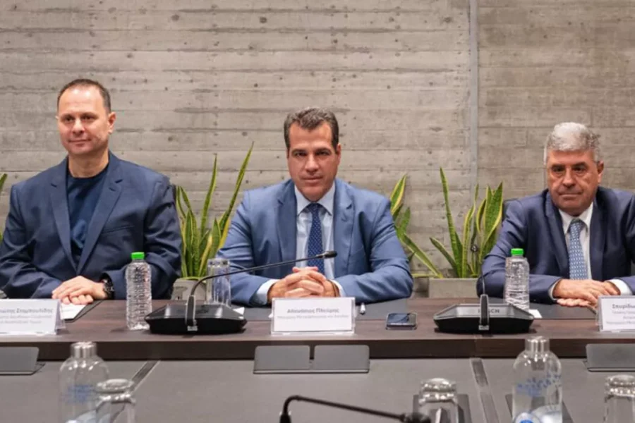 Μεγάλο deal 137,1 εκατ. ευρώ για τις δομές μεταναστών: Αυτοί είναι οι πέντε επιχειρηματικοί κολοσσοί που αναλαμβάνουν τα έργα