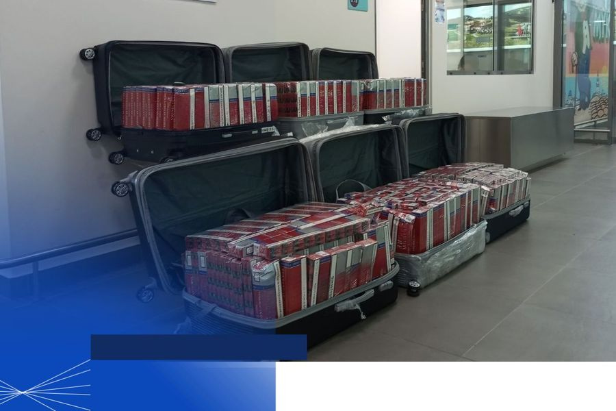 ΑΑΔΕ: Κατάσχεση 120.000 τσιγάρων και 4,5 κιλών λαθραίου καπνού ναργιλέ στο αεροδρόμιο Μυκόνου