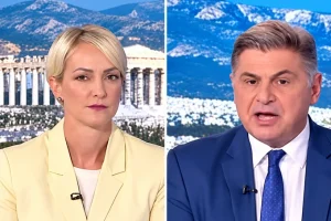 Η Σδούκου ζήτησε από τον Ανδρουλάκη αποπομπή Φαραντούρη από το ΠΑΣΟΚ – «Χαριεντιζόσασταν σε υπουργούς», της είπε στην τηλεόραση