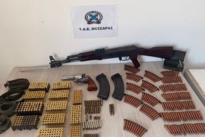 Επιχείρηση της ΕΛ.ΑΣ. στα Βορίζια: Συνελήφθη ένα άτομο με καλάσνικοφ, περίστροφο και εκατοντάδες σφαίρες
